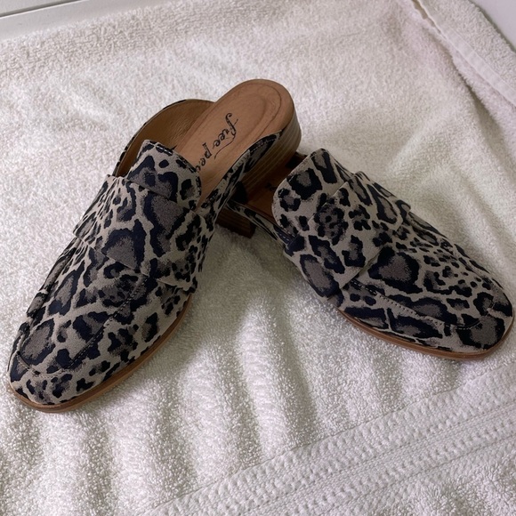 FREE PEOPLE animal print mules - Euro 36 - Picture 4 of 6